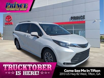 New 2025 Toyota Sienna XLE