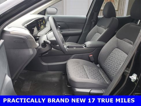 Used 2025 Nissan Kicks SV w/ SV Premium Package image 10