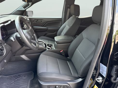 Used 2023 Chevrolet Colorado Trail Boss w/ Technology Package AWD/4WD image 17