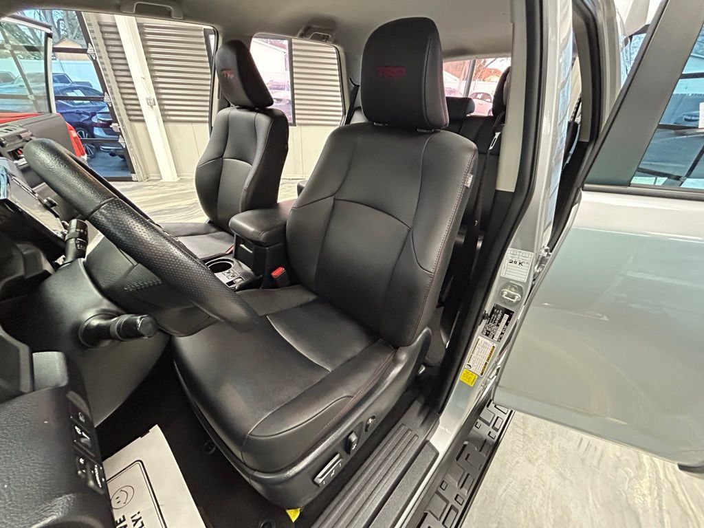 Used 2024 Toyota 4Runner TRD Off-Road Premium AWD/4WD image 8