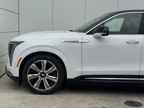 New 2025 Cadillac Escalade IQ Luxury 2 image 5