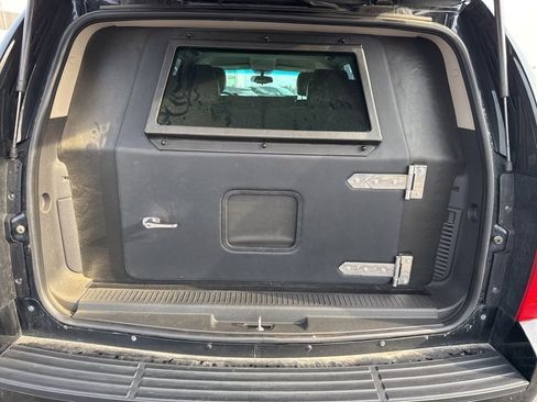 Used 2012 Chevrolet Suburban 2500 LT image 19