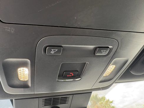 Used 2025 Toyota Camry SE image 34