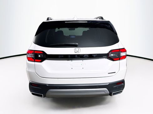 Certified 2023 Honda Pilot Touring image 33