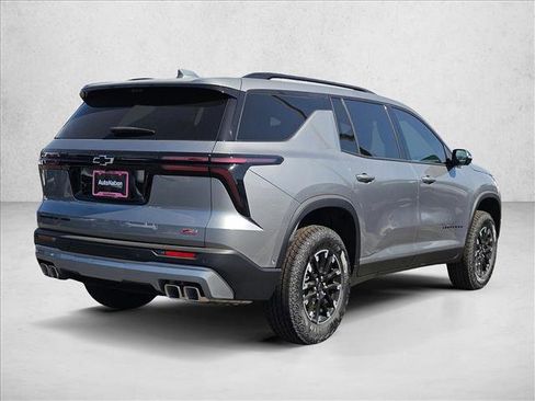 New 2026 Chevrolet Traverse Z71 w/ Enhanced Driving Package image 2