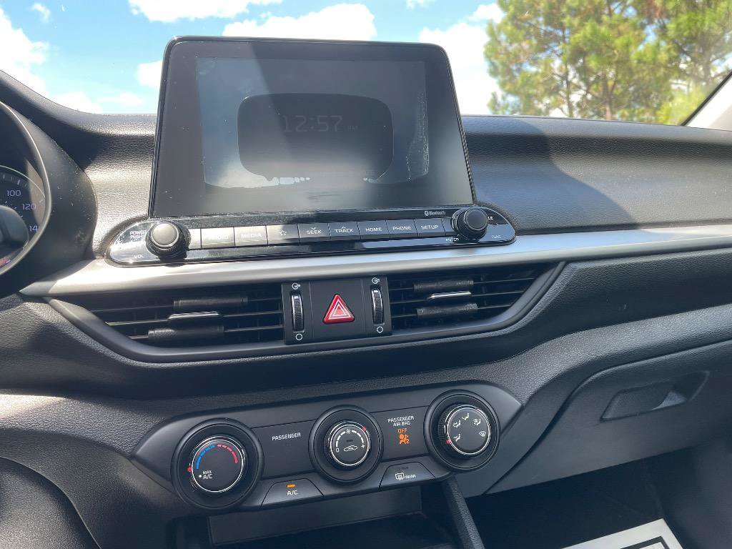 Used 2020 Kia Forte LXS FWD image 16