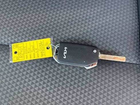 Used 2025 Kia Soul LX FWD image 28