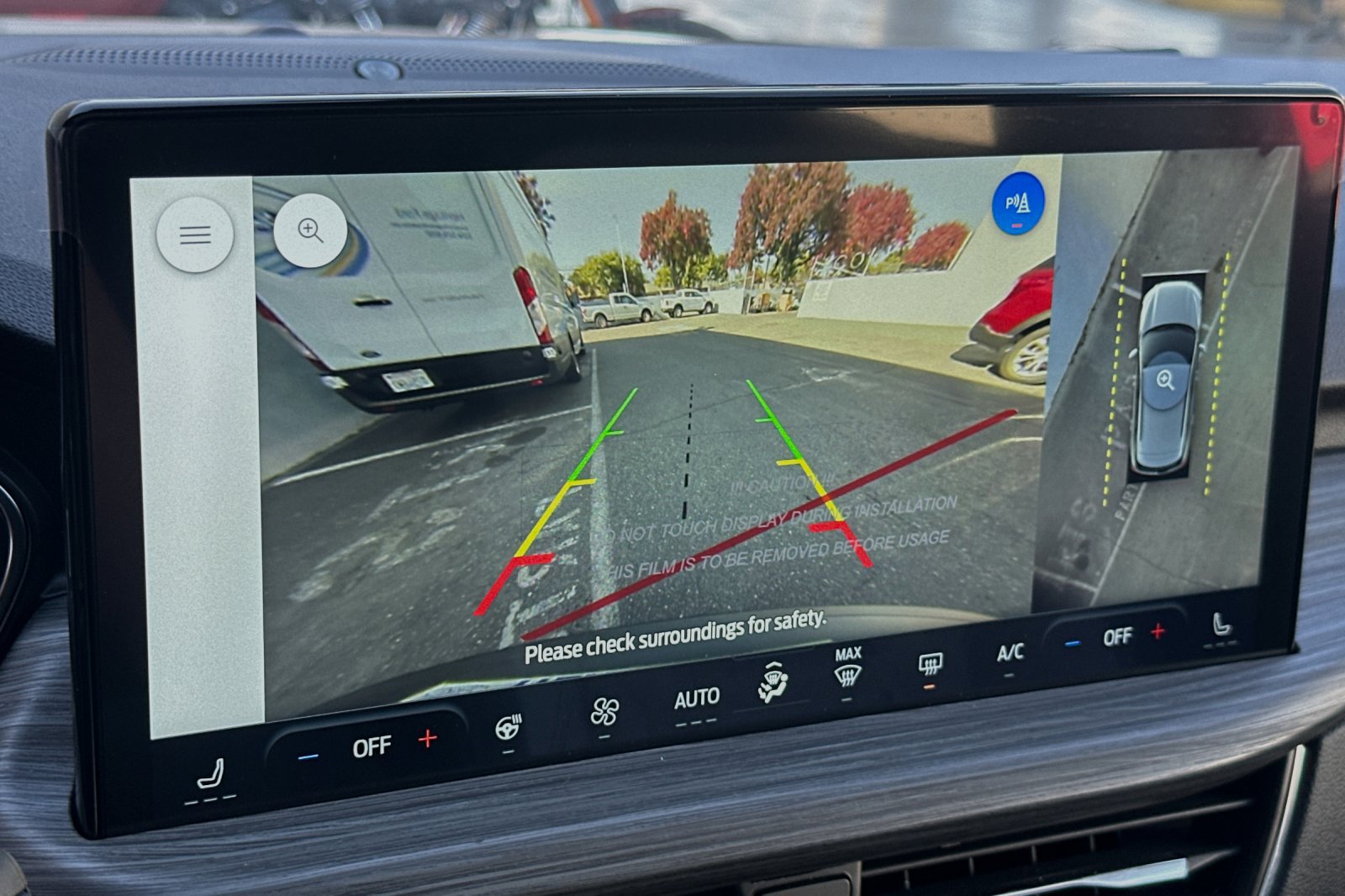 New 2024 Ford Escape SE w/ PHEV Premium Package FWD image 17