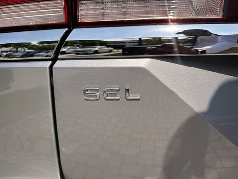 Used 2024 Volkswagen Atlas SEL AWD/4WD image 40