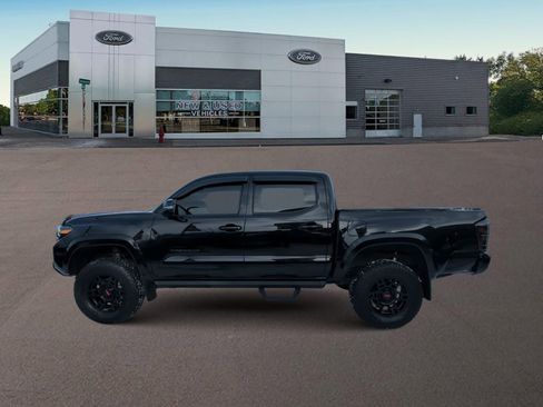 Used 2023 Toyota Tacoma TRD Sport image 6