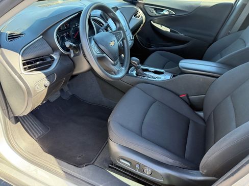 Used 2022 Chevrolet Malibu LT image 19