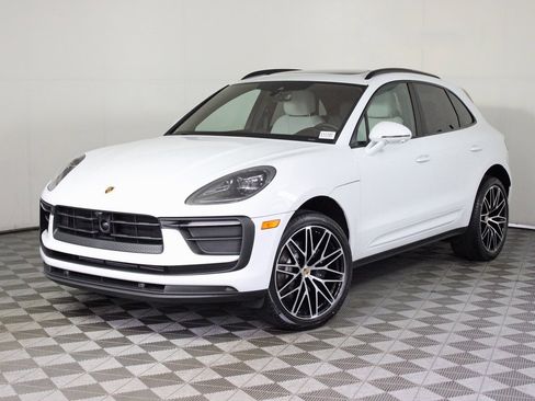 Certified 2025 Porsche Macan image 1