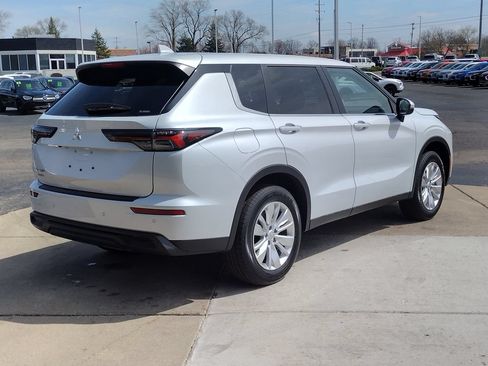 New 2026 Mitsubishi Outlander ES AWD/4WD image 15