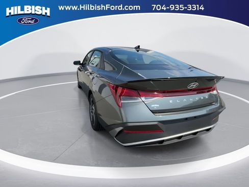 Used 2025 Hyundai Elantra Sport FWD image 6