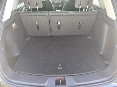 Used 2022 Chevrolet TrailBlazer LT w/ Confidence II Package FWD image 3
