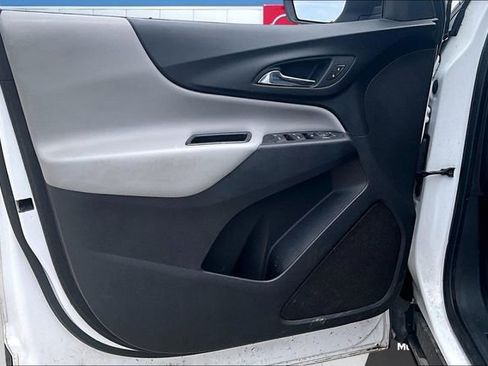 Used 2018 Chevrolet Equinox LS FWD image 19