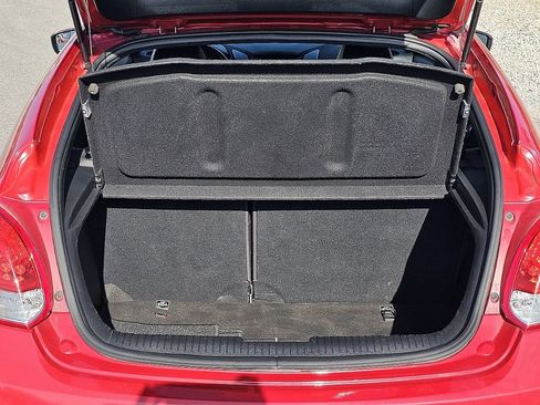 Used 2016 Hyundai Veloster Turbo FWD image 12