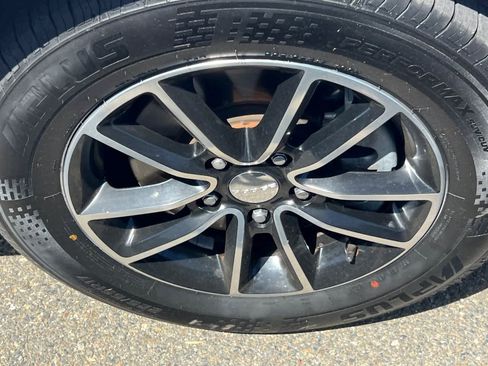 Used 2016 Dodge Grand Caravan SE image 15