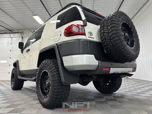 Used 2013 Toyota FJ Cruiser 4WD w/ Upgrade Pkg image 21