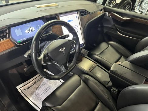 Used 2018 Tesla Model X 75D AWD/4WD image 9