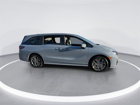 Certified 2025 Honda Odyssey Touring image 16