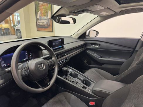 Used 2023 Honda Accord EX image 6