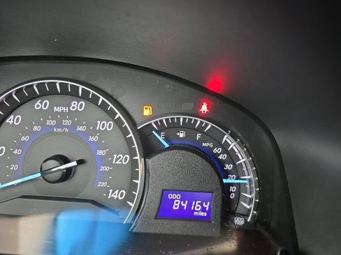 Used 2012 Toyota Camry XLE image 30