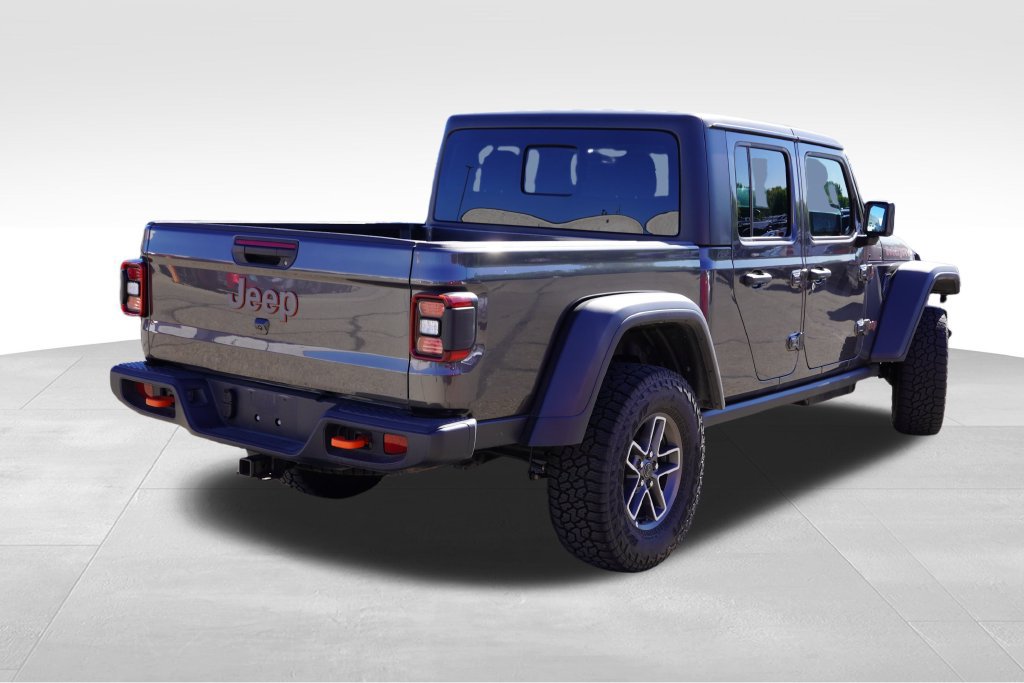 Used 2026 Jeep Gladiator Mojave AWD/4WD image 3