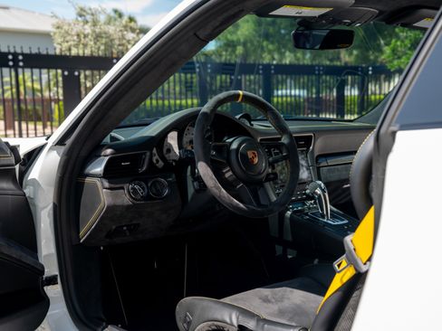 Used 2018 Porsche 911 GT2 RS RWD image 19