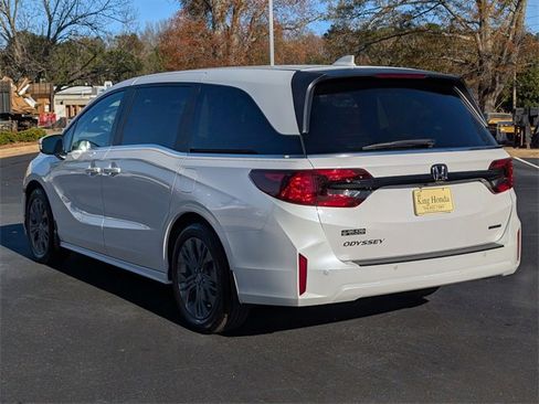 New 2026 Honda Odyssey Touring image 8