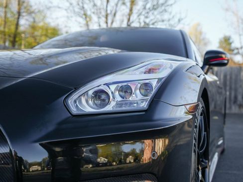Used 2023 Nissan GT-R NISMO w/ Floor Mat Package AWD/4WD image 78