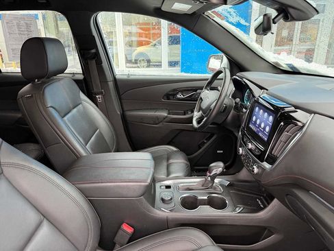 Used 2023 Chevrolet Traverse RS image 43