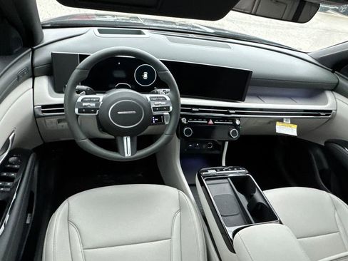 New 2026 Hyundai Tucson Limited image 11