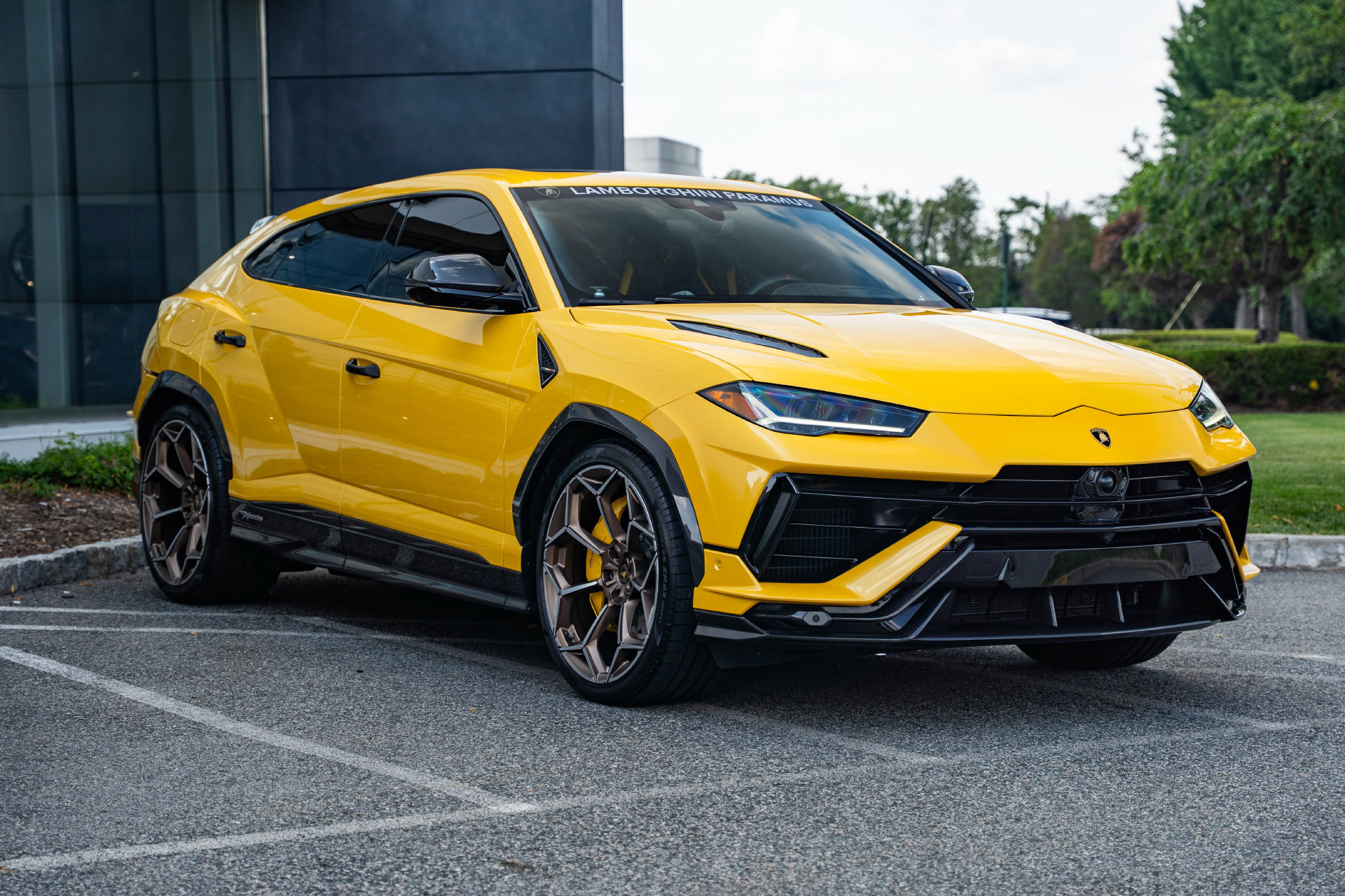 Used 2024 Lamborghini Urus Performante AWD/4WD image 1