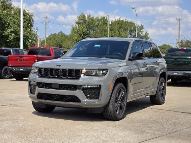 New 2027 Jeep Grand Cherokee Limited AWD/4WD image 2