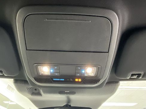 Used 2025 Ford Explorer ST-Line image 13