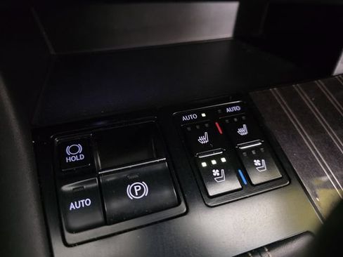Used 2017 Lexus RX 450h AWD w/ Luxury Package image 21