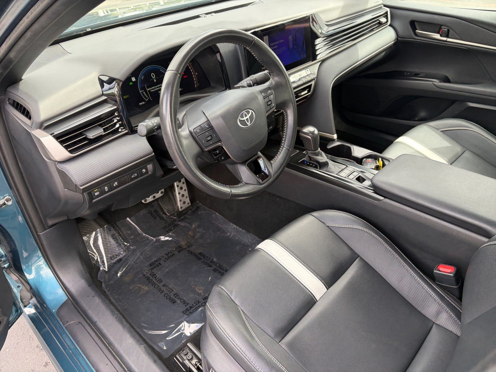 Used 2025 Toyota Camry SE FWD image 10
