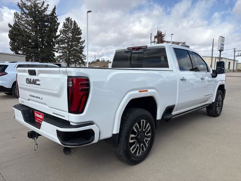 Used 2025 GMC Sierra 2500 Denali Ultimate image 9