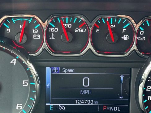 Used 2018 Chevrolet Silverado 1500 LT w/ LT Convenience Package image 17