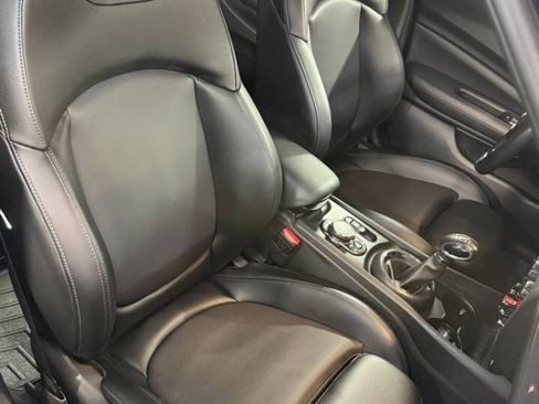 Used 2018 MINI Cooper Clubman FWD image 9