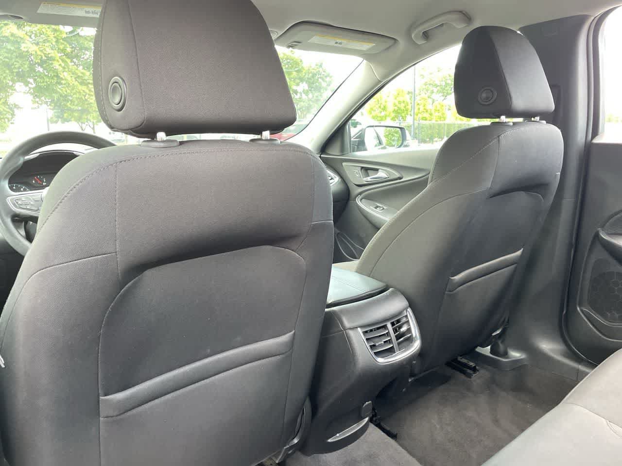Used 2018 Chevrolet Malibu LT FWD image 19