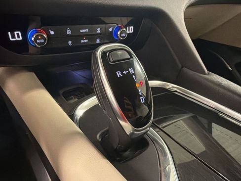 Used 2020 Buick Enclave Essence FWD image 16