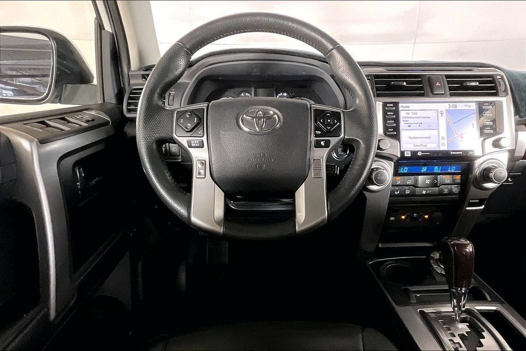 Used 2022 Toyota 4Runner Limited AWD/4WD image 4