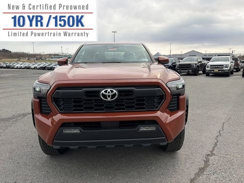 Used 2025 Toyota Tacoma TRD Off-Road image 2