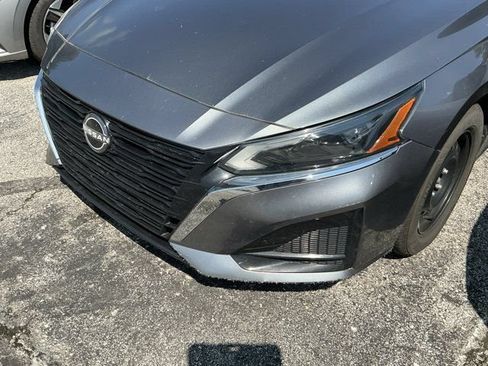 Used 2023 Nissan Altima 2.5 S FWD image 12
