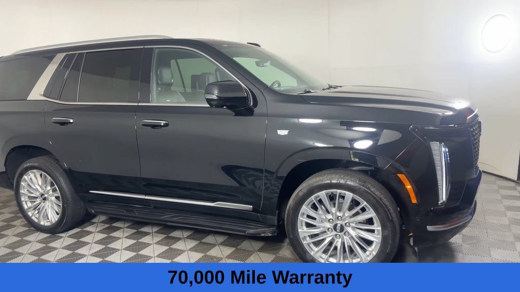 Used 2025 Cadillac Escalade Premium Luxury AWD/4WD image 4