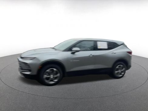 Used 2025 Chevrolet Blazer LT image 8