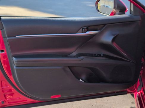 Used 2024 Toyota Camry SE image 17