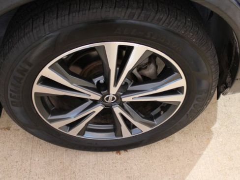 Used 2018 Nissan Rogue SL w/ Premium Package image 22